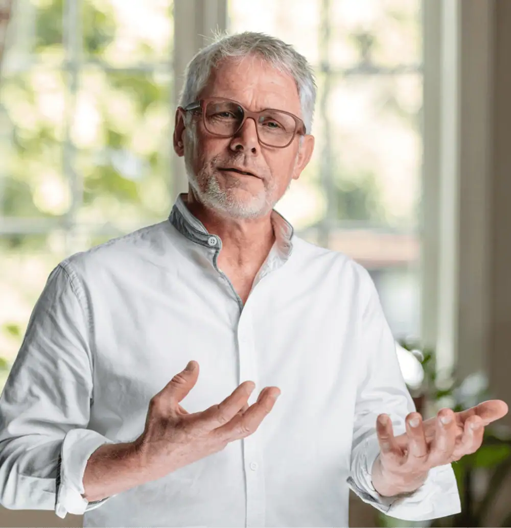 Ralph Kieslich systemischer Coach gestikulierend